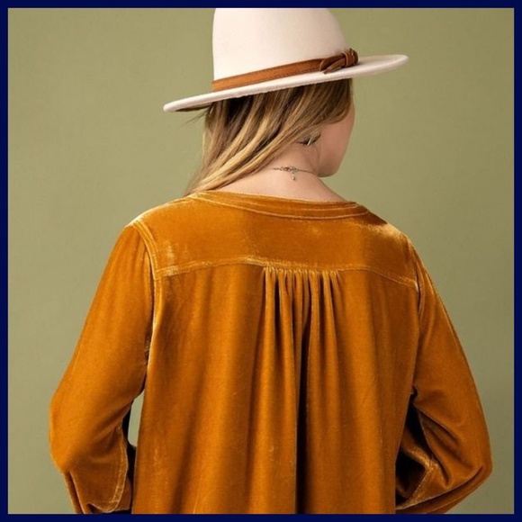 EASEL Long Sleeve Luxury Soft Velvet V-Neck Dress With Balloon Sleeve & Pockets - Picture 7 of 16